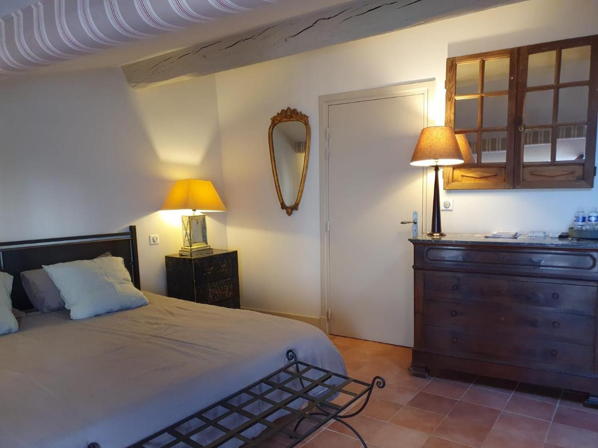 La Petite Hostellerie 于泽斯 外观 照片